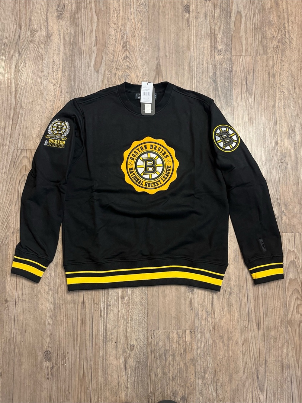 NWT Pro Standard Boston Bruins Crest Emblem Pullover Sweatshirt Black Size L